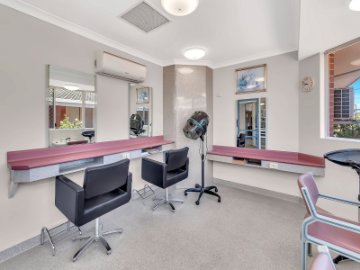 Elanora Hairdresser